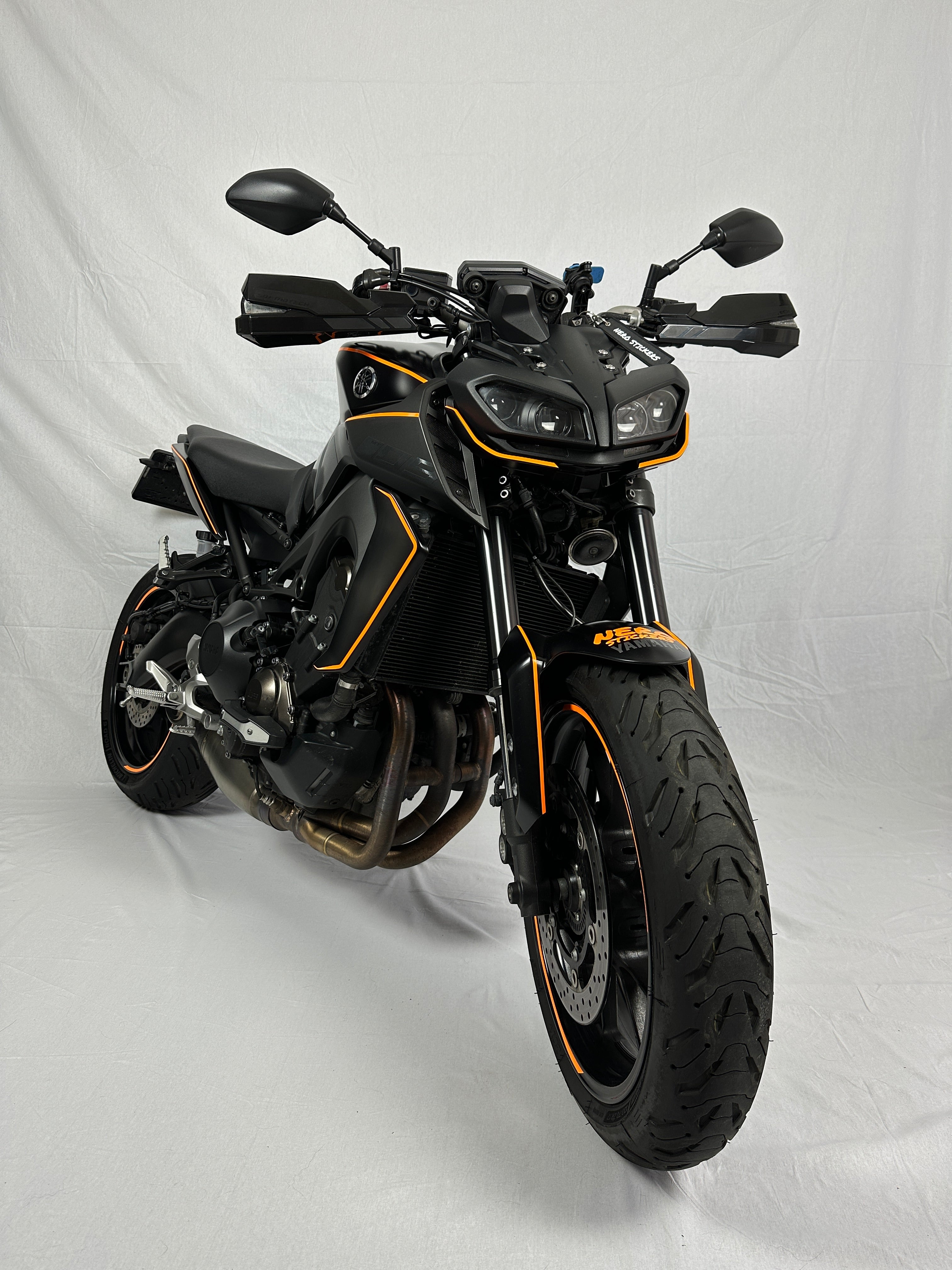 MT09