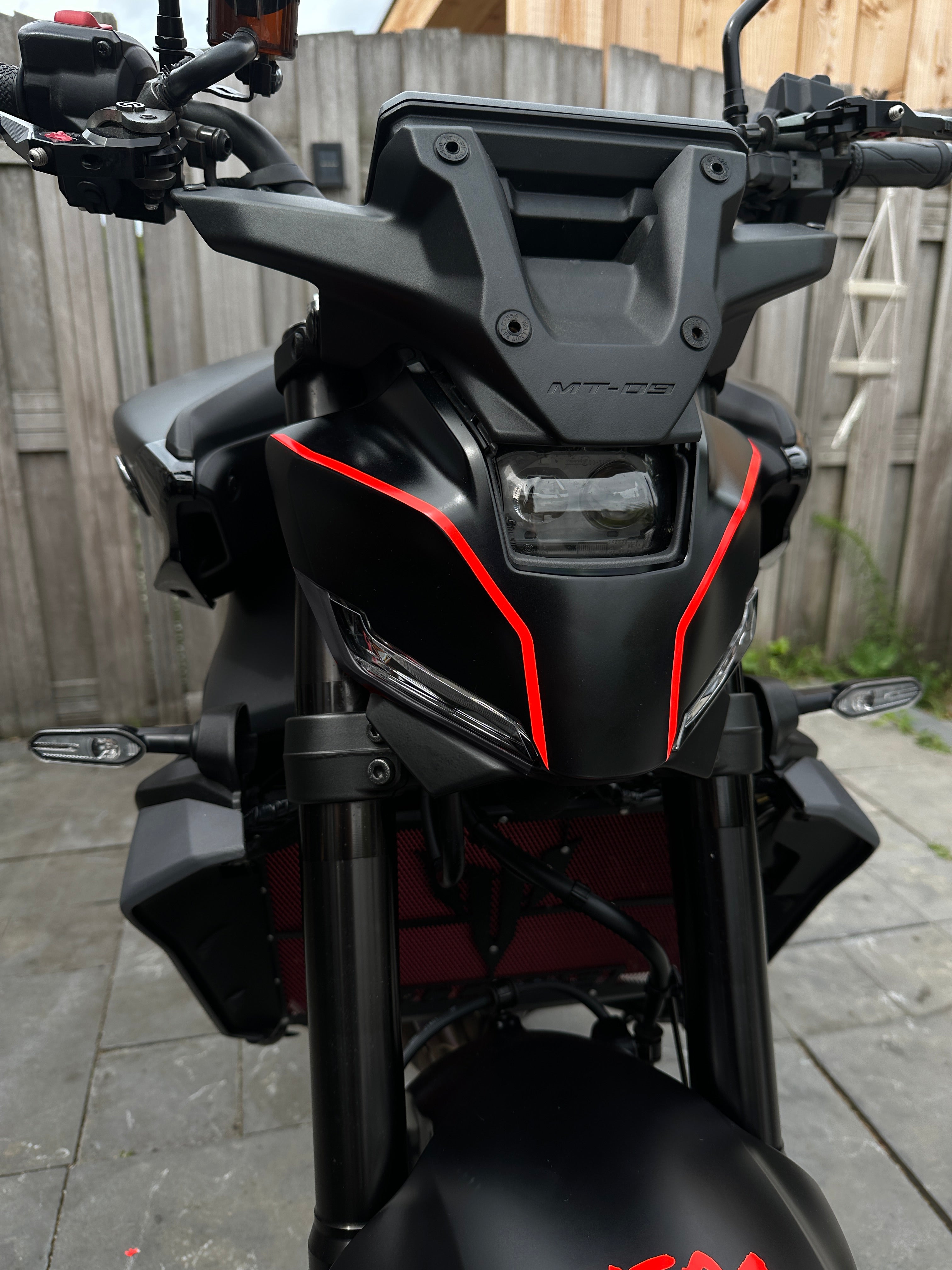 Yamaha MT09 Headlight Sticker 2.0 (2024-2025)