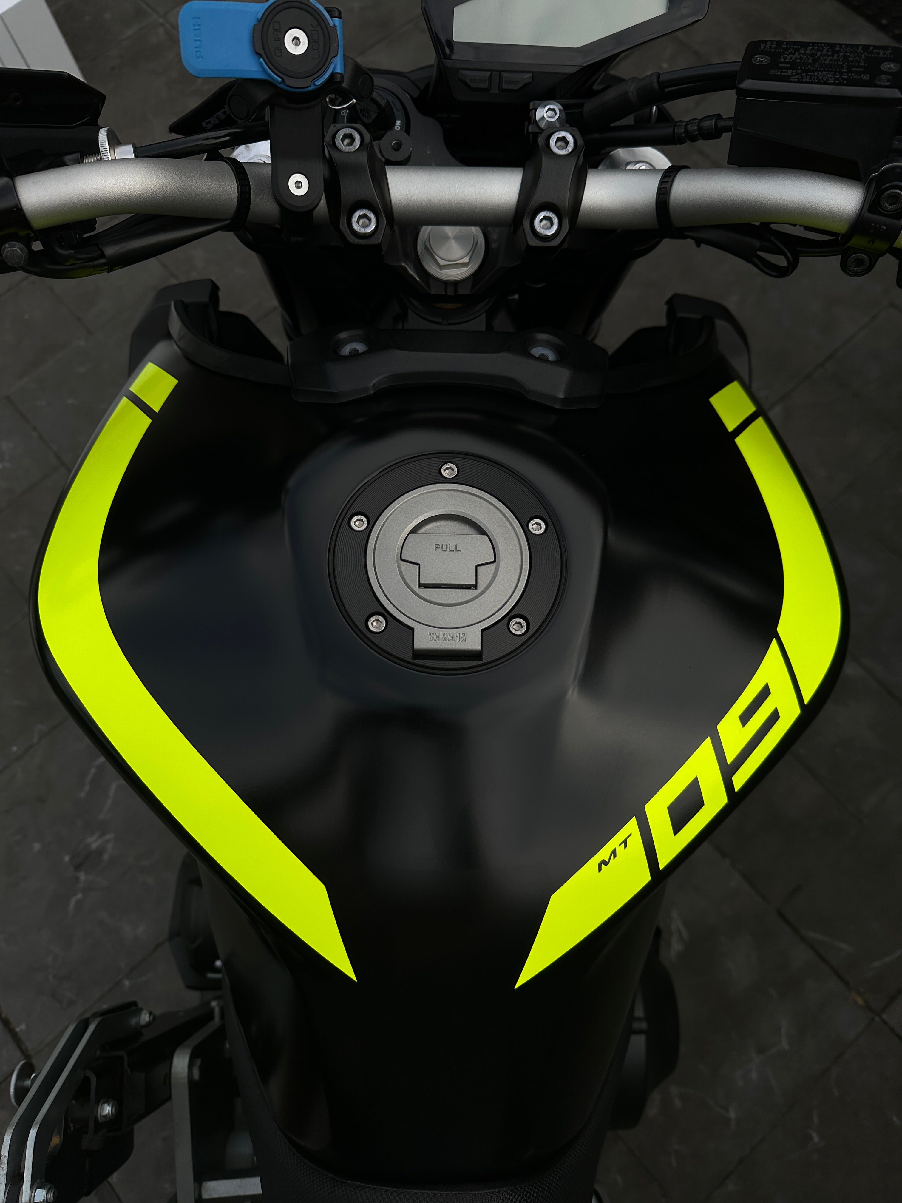 Yamaha MT09 (2017-2020) Tank Sticker 1.0