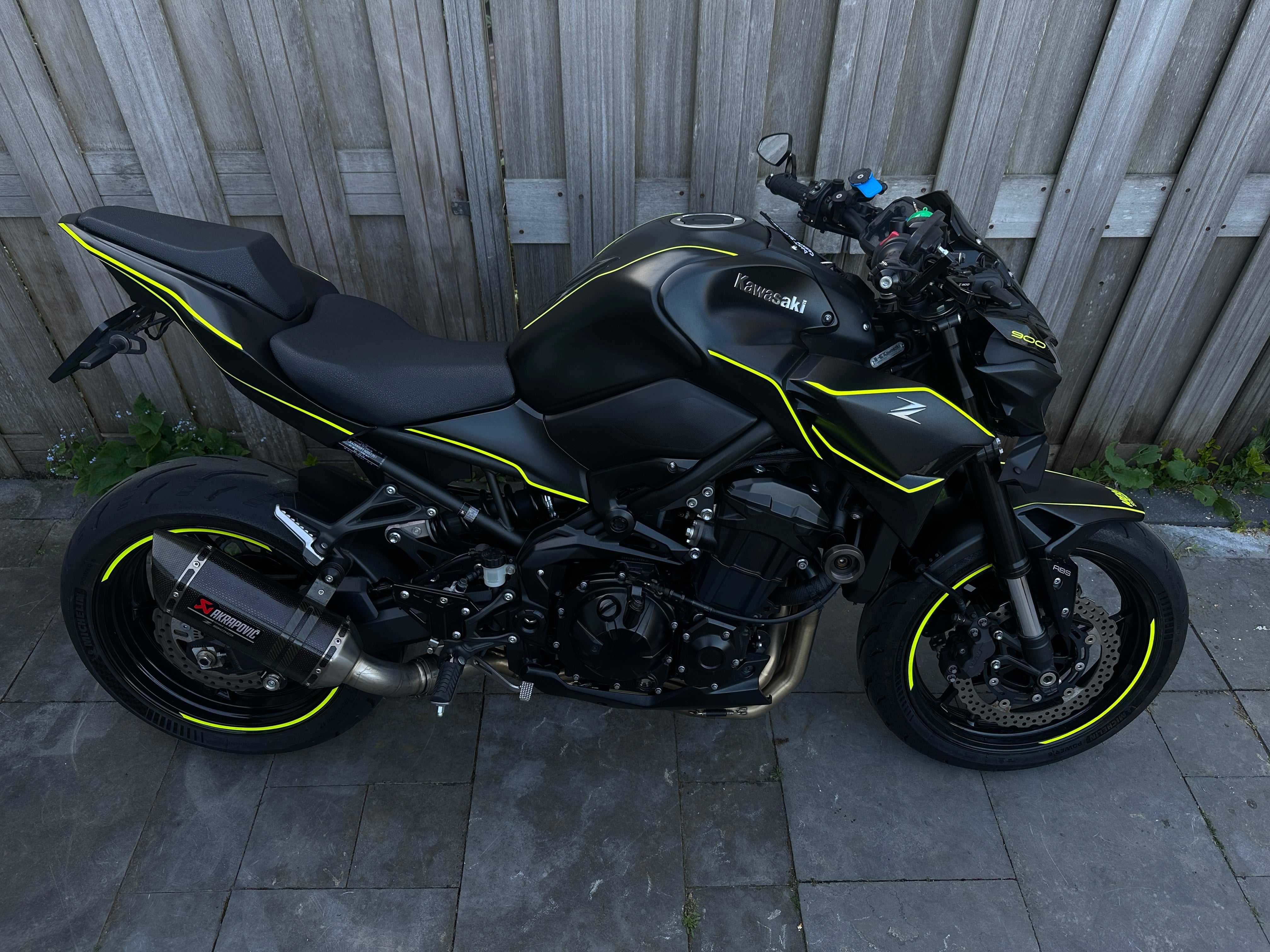 Kawasaki Z900 Nero Sticker Set (2020-2024)