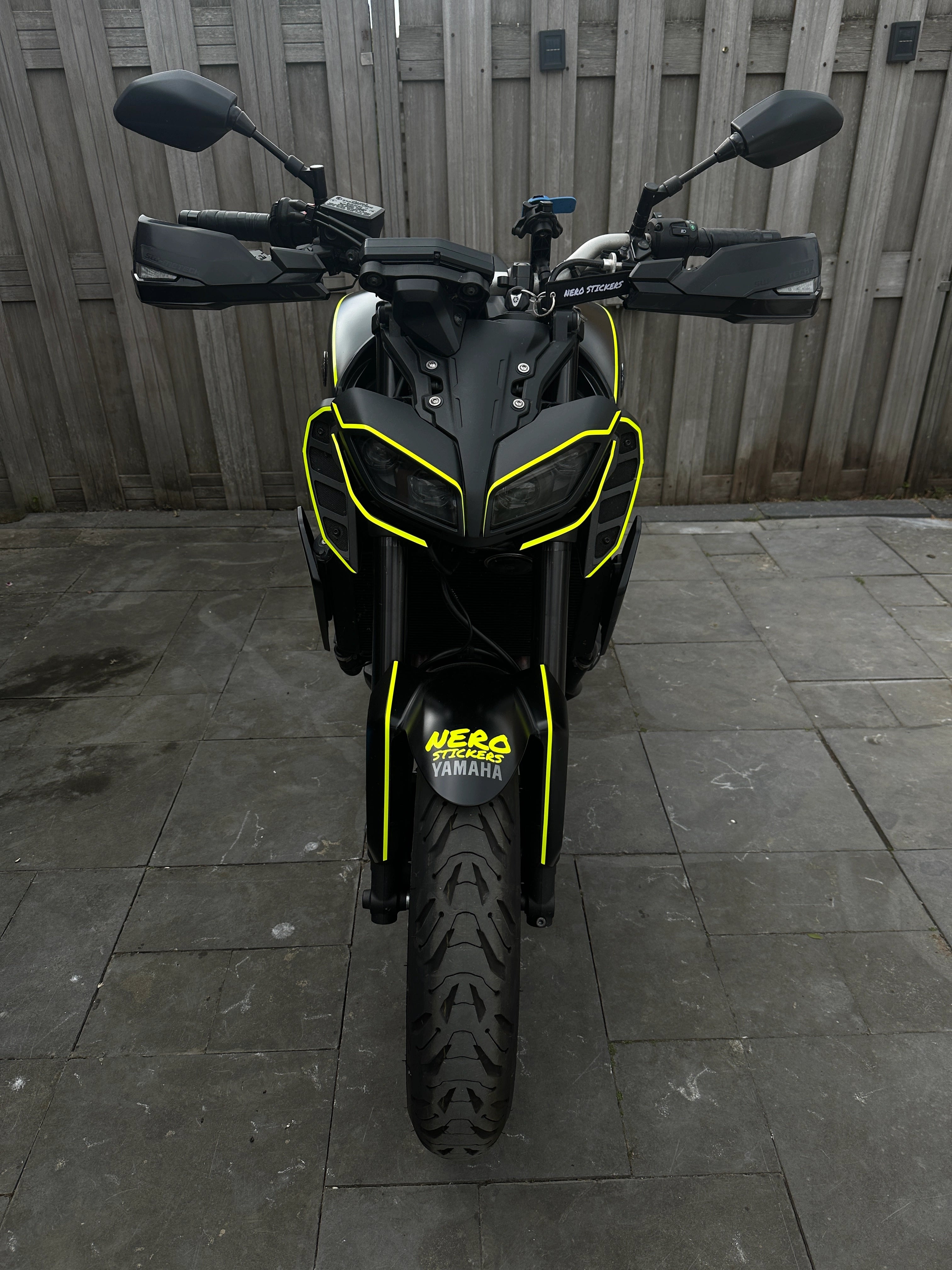 Yamaha MT09 Nero Sticker Set 'Volt' (2017-2020)
