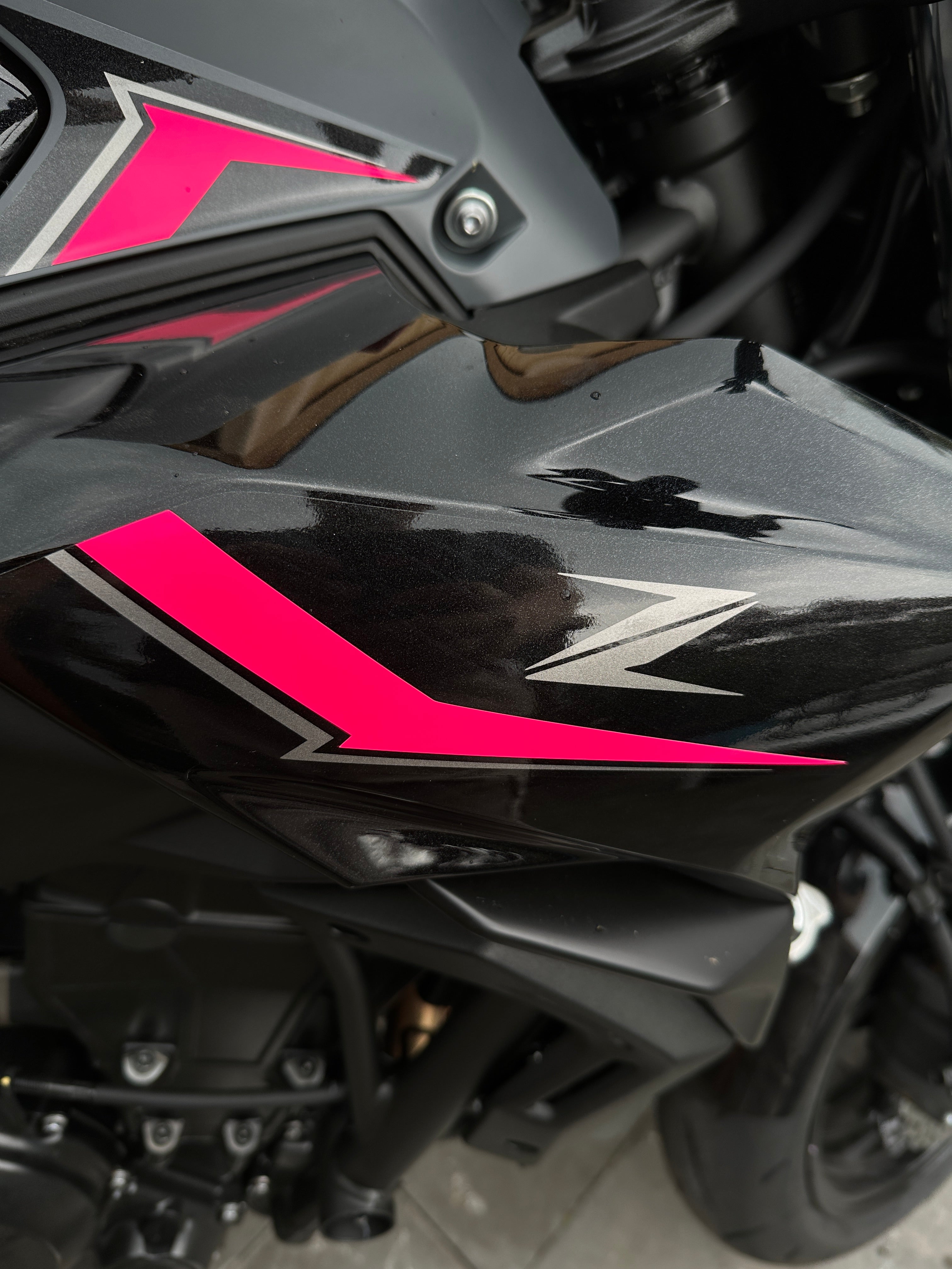Kawasaki Z650 (2025) Stock Sticker Set
