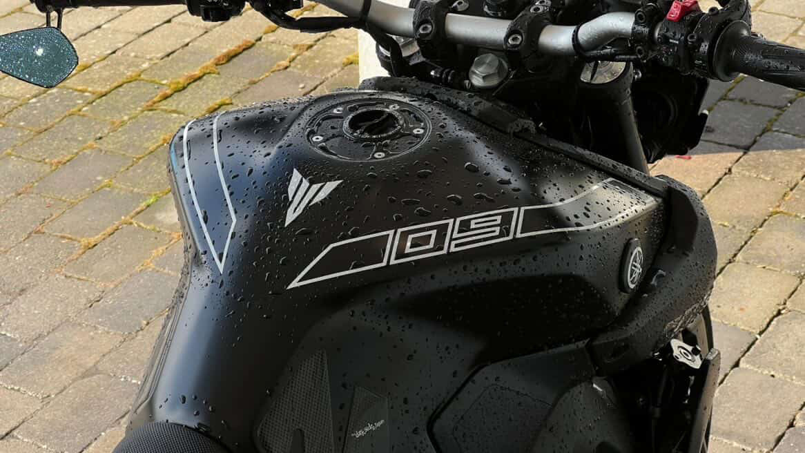 Yamaha MT09 (2017-2020) Tank Sticker 3.0