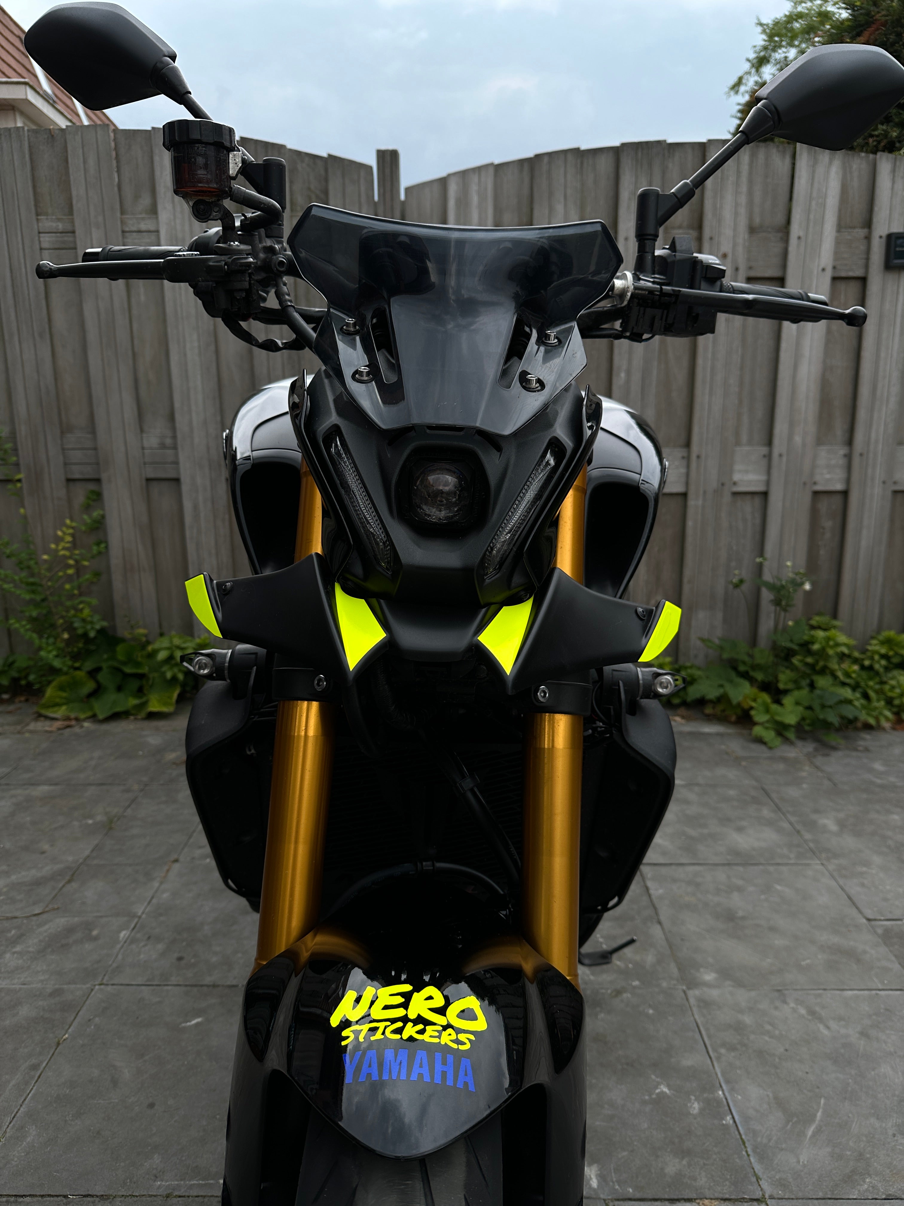 Yamaha MT09 Front Spoiler Sticker 4.0