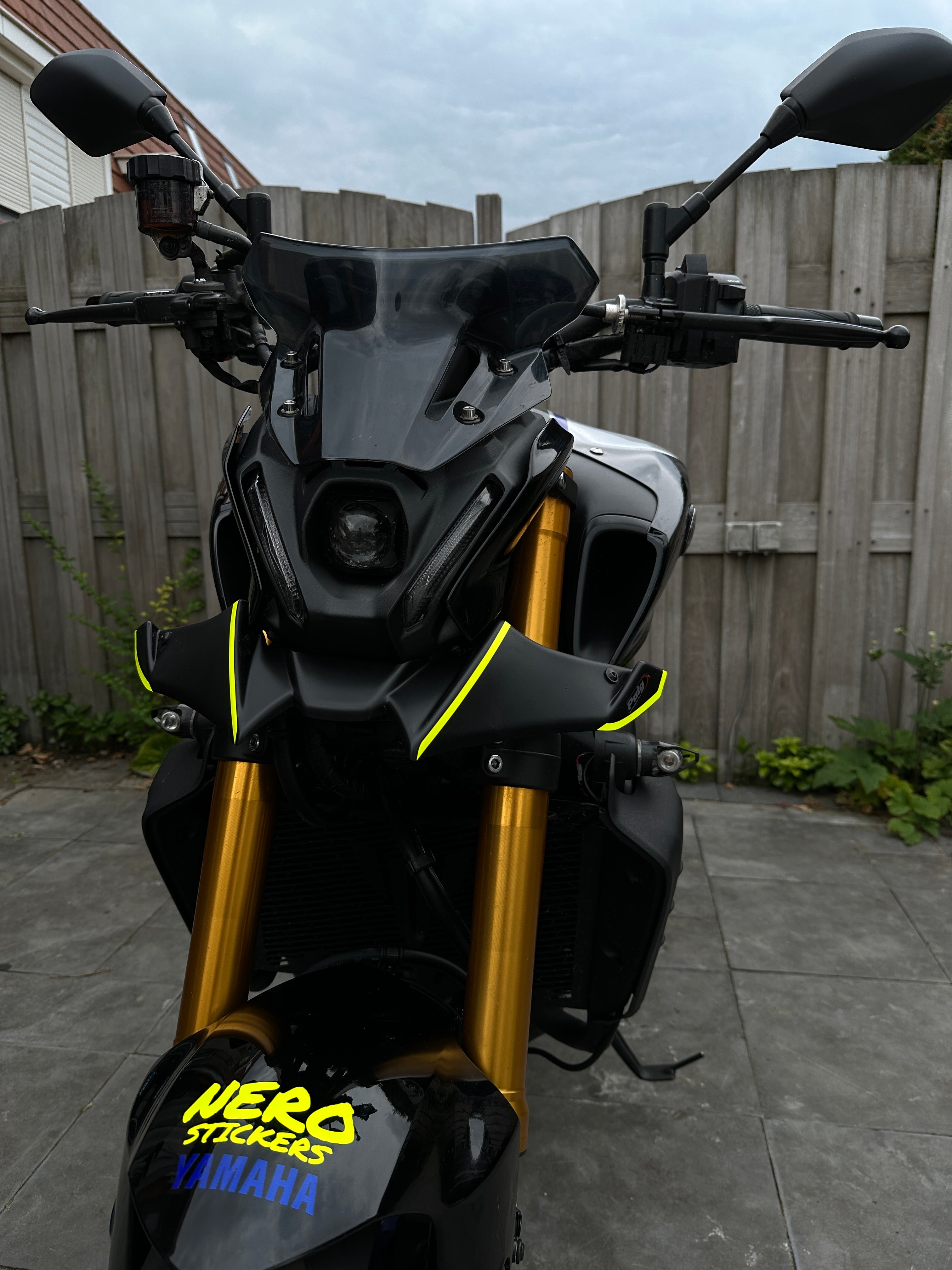 Yamaha MT09 Front Spoiler Sticker 8.0