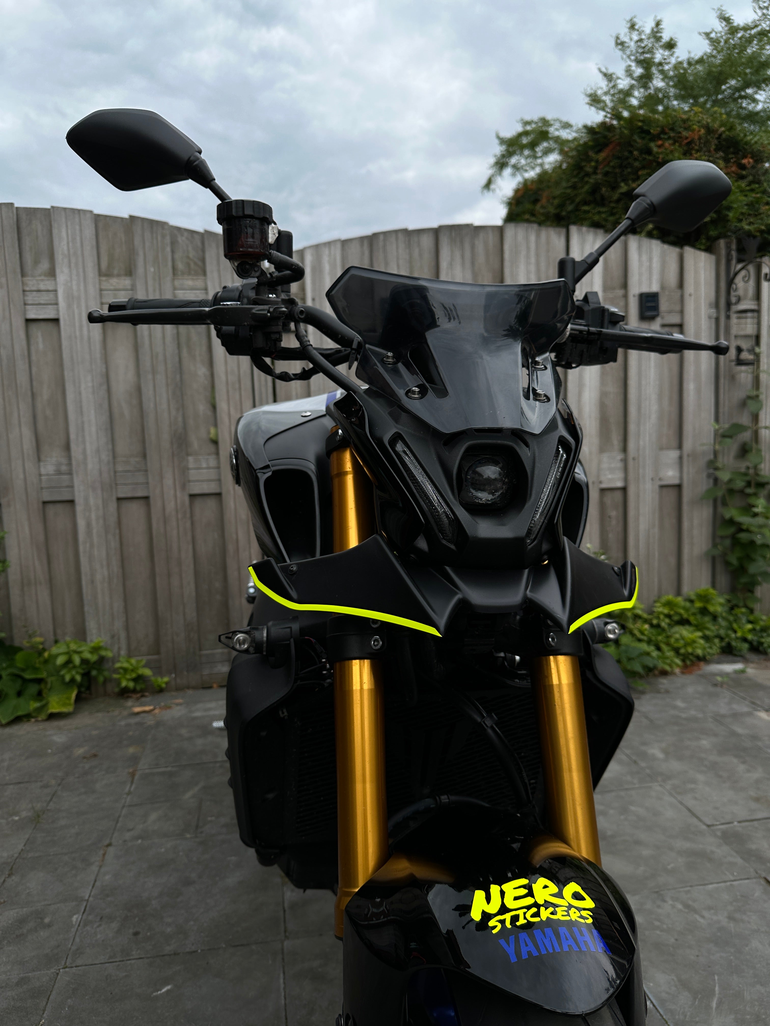 Yamaha MT09 Front Spoiler Sticker 1.0