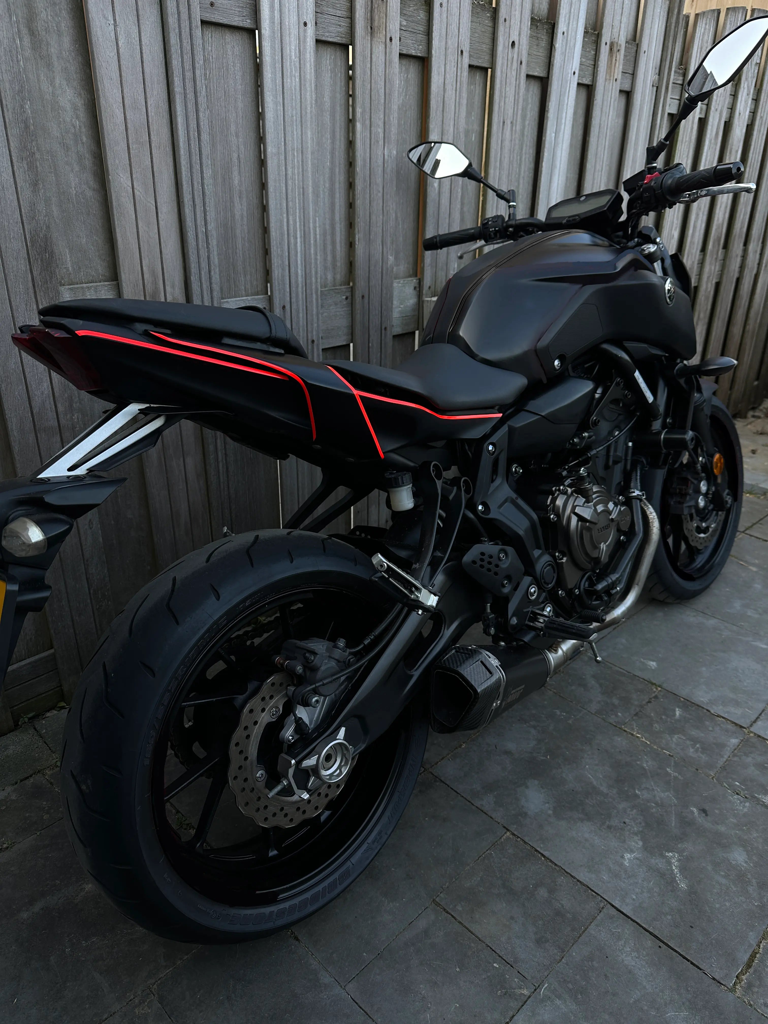 Yamaha MT07 Rear Seat Fender Sticker Set 1.0 (2018 - 2020) – Nero Stickers
